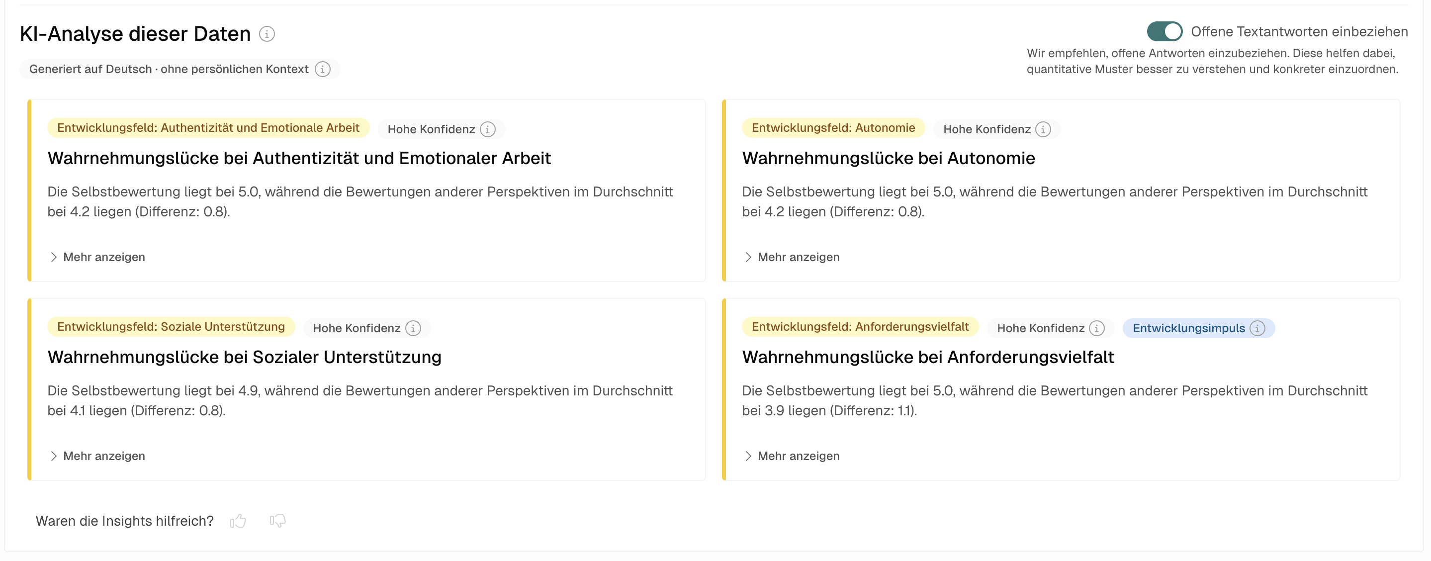 KI-Analyse-Karten mit Insight-Typ, Konfidenz-Badge und „Entwicklungsimpuls“-Hinweis